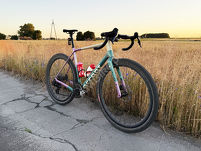 Rower gravel FREAK CARBON v2 FORCE AXS zielono-piaskowy +ebon - 8