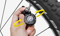 Miniaturowy manometr Topeak Shuttle Gauge G2 - 2